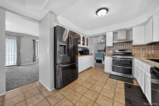 3703 Alderdale Drive, Sterling Heights, MI 48310