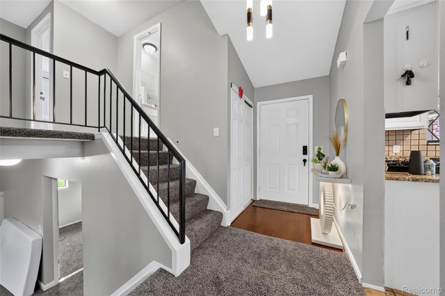 3703 Alderdale Drive, Sterling Heights, MI 48310