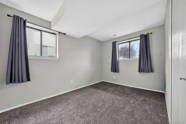 3703 Alderdale Drive, Sterling Heights, MI 48310
