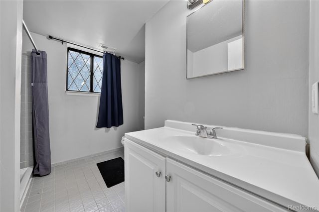 3703 Alderdale Drive, Sterling Heights, MI 48310