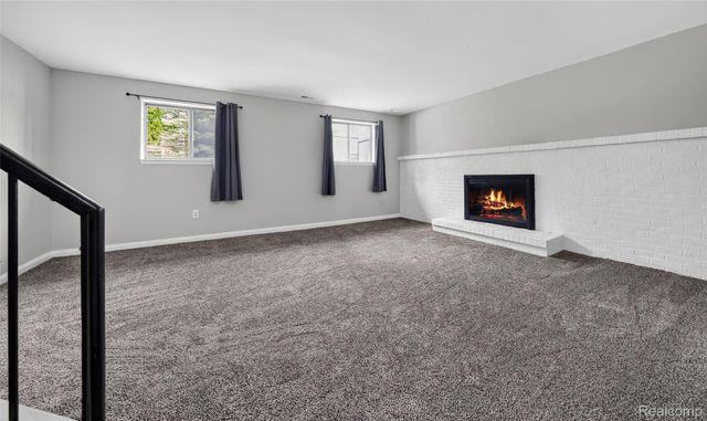 3703 Alderdale Drive, Sterling Heights, MI 48310