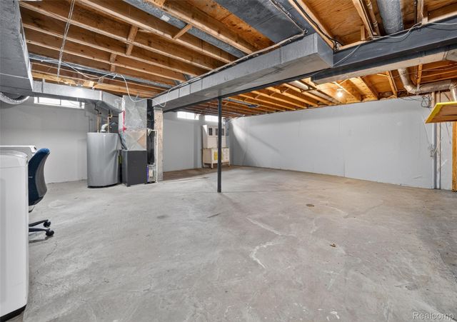 3703 Alderdale Drive, Sterling Heights, MI 48310