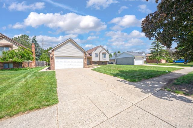 3703 Alderdale Drive, Sterling Heights, MI 48310