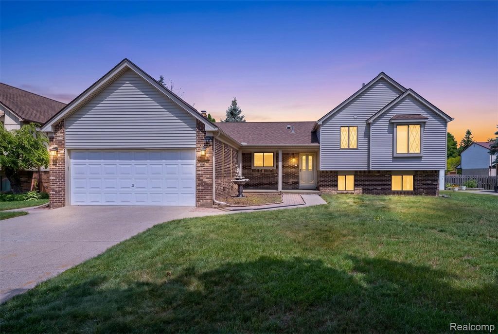 3703 Alderdale Drive, Sterling Heights, MI 48310