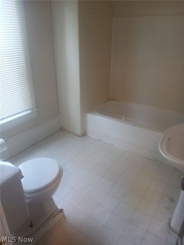 18658 Abby Avenue, Euclid, OH 44119