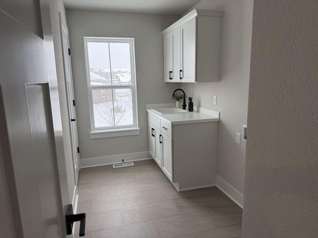 N50W19615 Tamarind WAY, Menomonee Falls, WI 53051