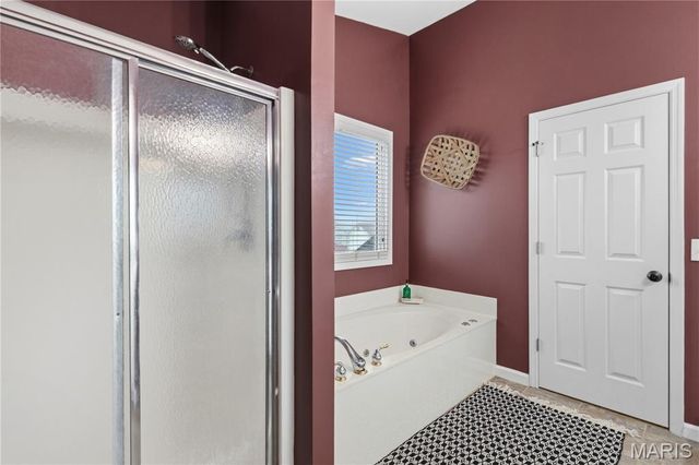 122 Courtfield Drive, O'fallon, MO 63366