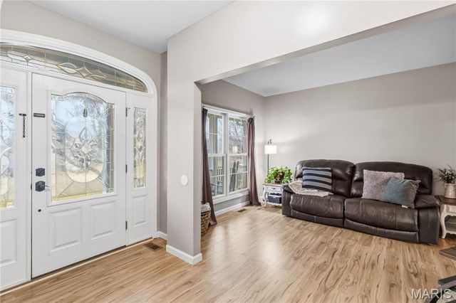 122 Courtfield Drive, O'fallon, MO 63366