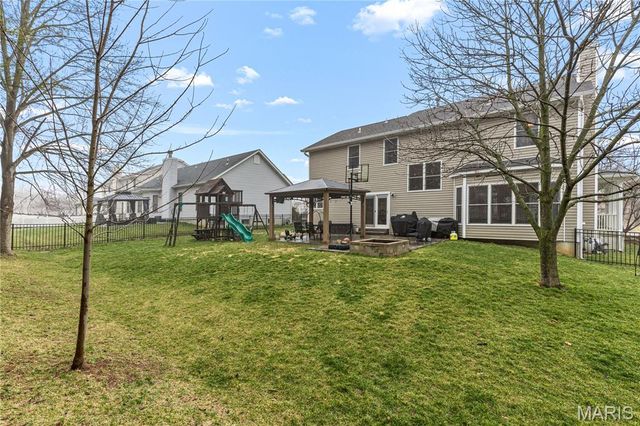 122 Courtfield Drive, O'fallon, MO 63366