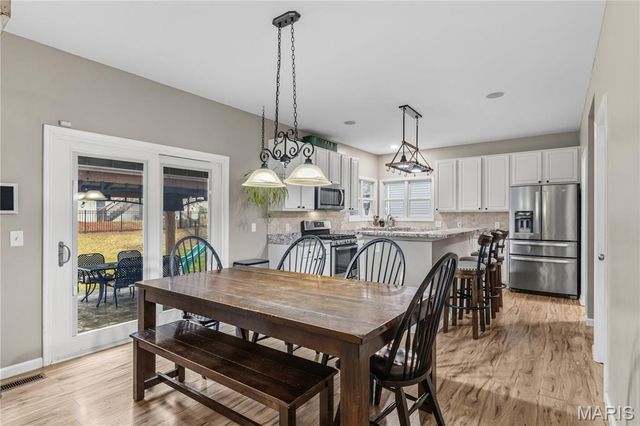 122 Courtfield Drive, O'fallon, MO 63366