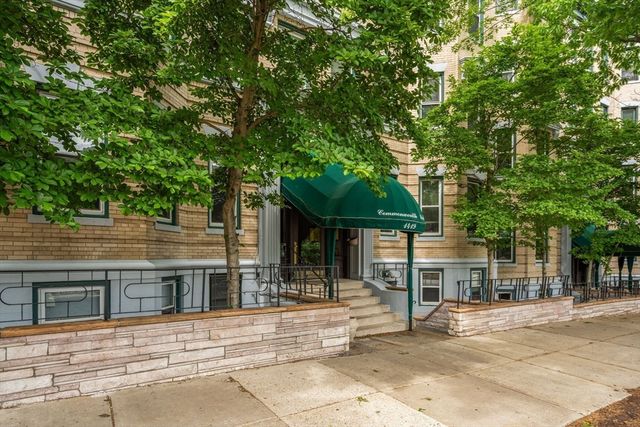 1419 Commonwealth Ave. 404, Boston, MA 02135