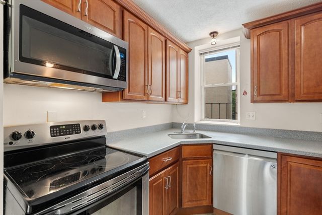 1419 Commonwealth Ave. 404, Boston, MA 02135