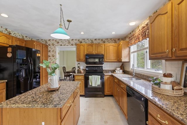 43 Hampshire Road, Peabody, MA 01960