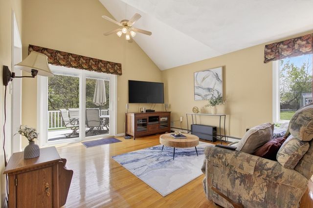 43 Hampshire Road, Peabody, MA 01960