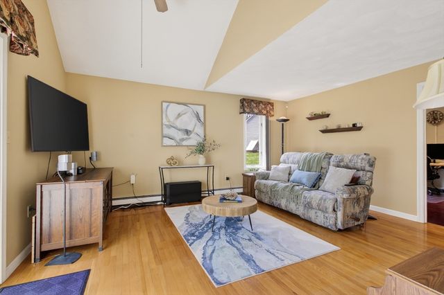 43 Hampshire Road, Peabody, MA 01960