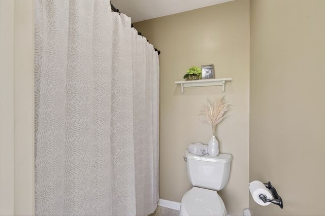 43 Hampshire Road, Peabody, MA 01960