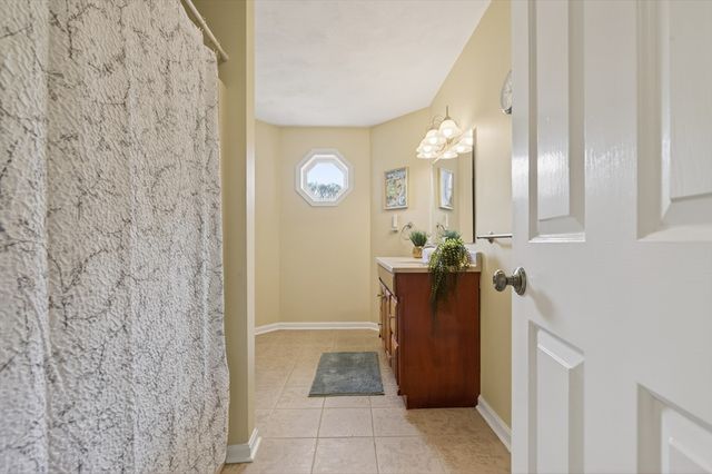 43 Hampshire Road, Peabody, MA 01960