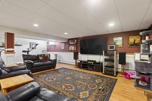 43 Hampshire Road, Peabody, MA 01960