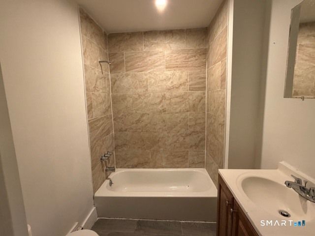 390 Willow Street 2, Waterbury, CT 06710