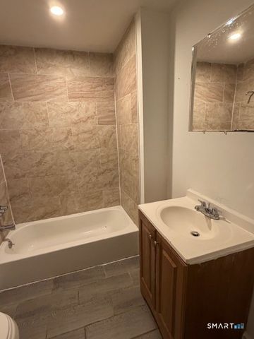 390 Willow Street 2, Waterbury, CT 06710