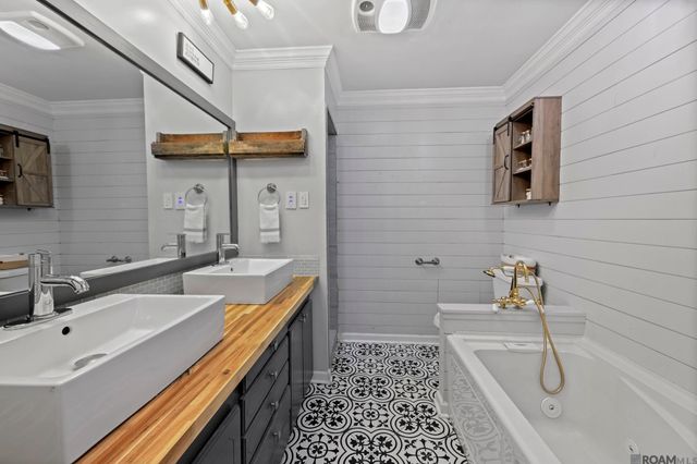 5624 Deanne Marie Dr, Zachary, LA 70791