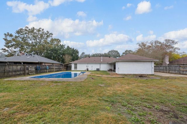 5624 Deanne Marie Dr, Zachary, LA 70791