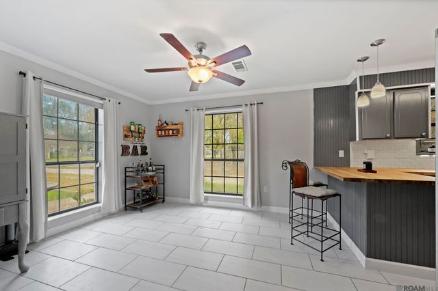 5624 Deanne Marie Dr, Zachary, LA 70791