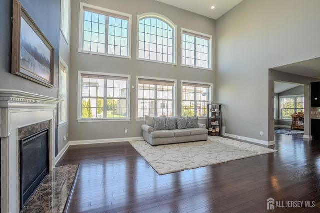 27 Greylynne Drive, Monroe, NJ 08831