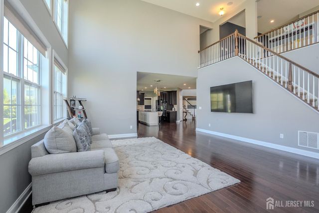 27 Greylynne Drive, Monroe, NJ 08831