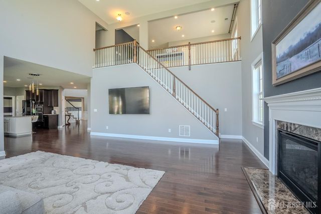 27 Greylynne Drive, Monroe, NJ 08831
