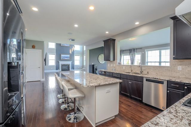 27 Greylynne Drive, Monroe, NJ 08831