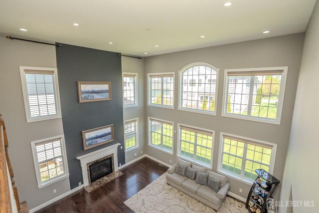 27 Greylynne Drive, Monroe, NJ 08831