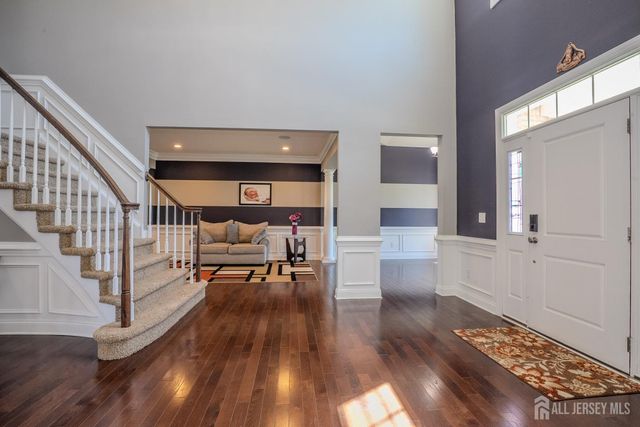 27 Greylynne Drive, Monroe, NJ 08831