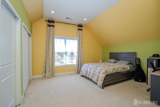 27 Greylynne Drive, Monroe, NJ 08831