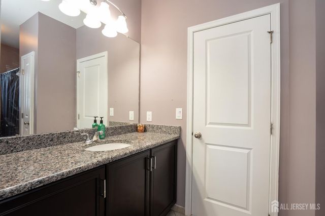 27 Greylynne Drive, Monroe, NJ 08831