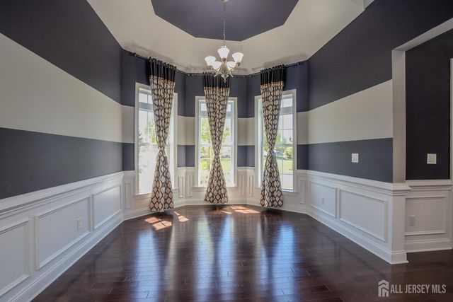 27 Greylynne Drive, Monroe, NJ 08831