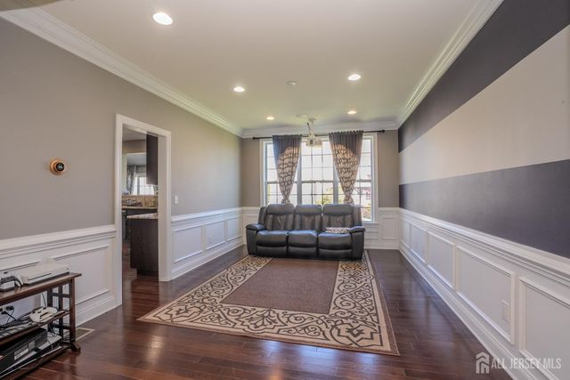27 Greylynne Drive, Monroe, NJ 08831