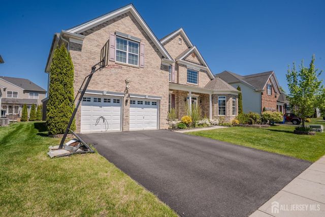 27 Greylynne Drive, Monroe, NJ 08831