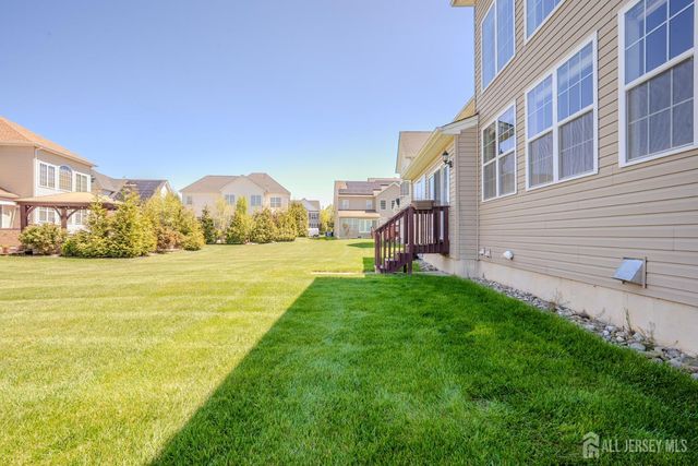 27 Greylynne Drive, Monroe, NJ 08831