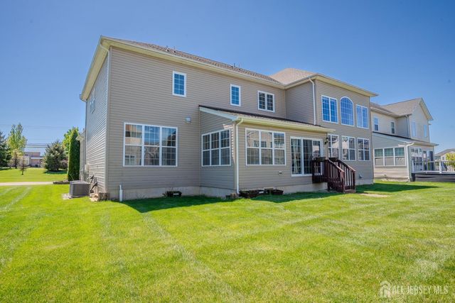 27 Greylynne Drive, Monroe, NJ 08831