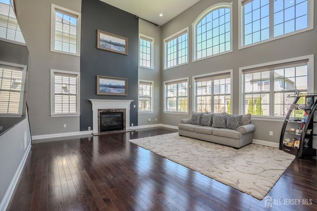 27 Greylynne Drive, Monroe, NJ 08831