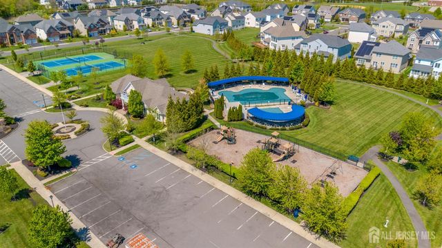 27 Greylynne Drive, Monroe, NJ 08831