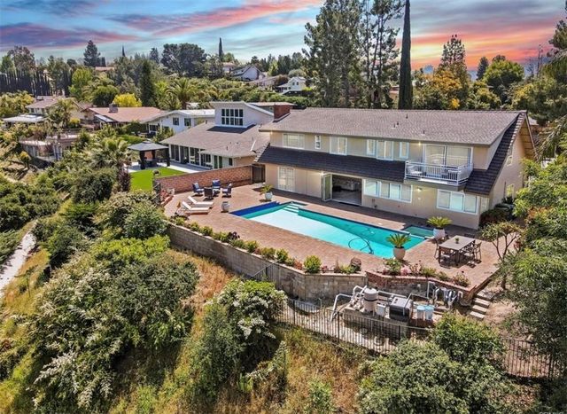 22957 De Kalb Drive, Calabasas, CA 91302