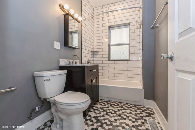 1060 N Spaulding Avenue 1, Chicago, IL 60651