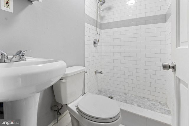 1003 S 13TH ST, Philadelphia, PA 19147