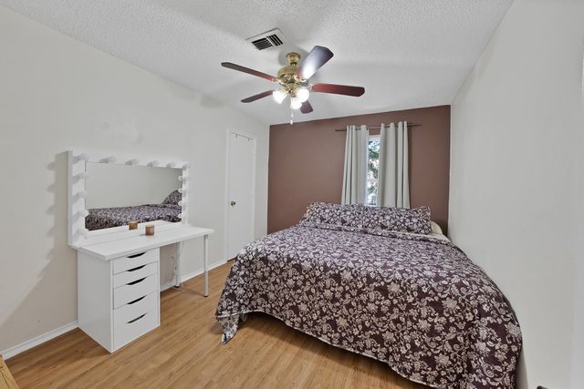 1124 Tyra Lane, Fort Worth, TX 76114