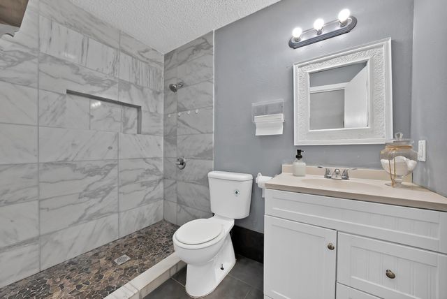 1124 Tyra Lane, Fort Worth, TX 76114