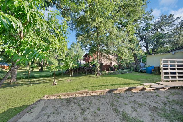 1124 Tyra Lane, Fort Worth, TX 76114