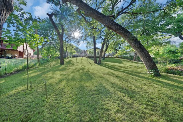 1124 Tyra Lane, Fort Worth, TX 76114