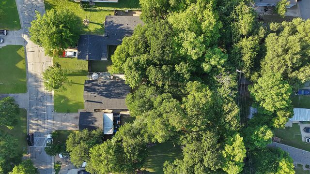 1124 Tyra Lane, Fort Worth, TX 76114
